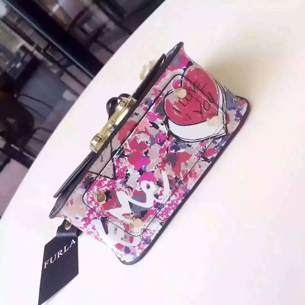 Furla Metropolis Tattoo Graffiti Shoulder Bag F8329 Furla Metropolis Tattoo Graffiti Shoulder Bag F8329