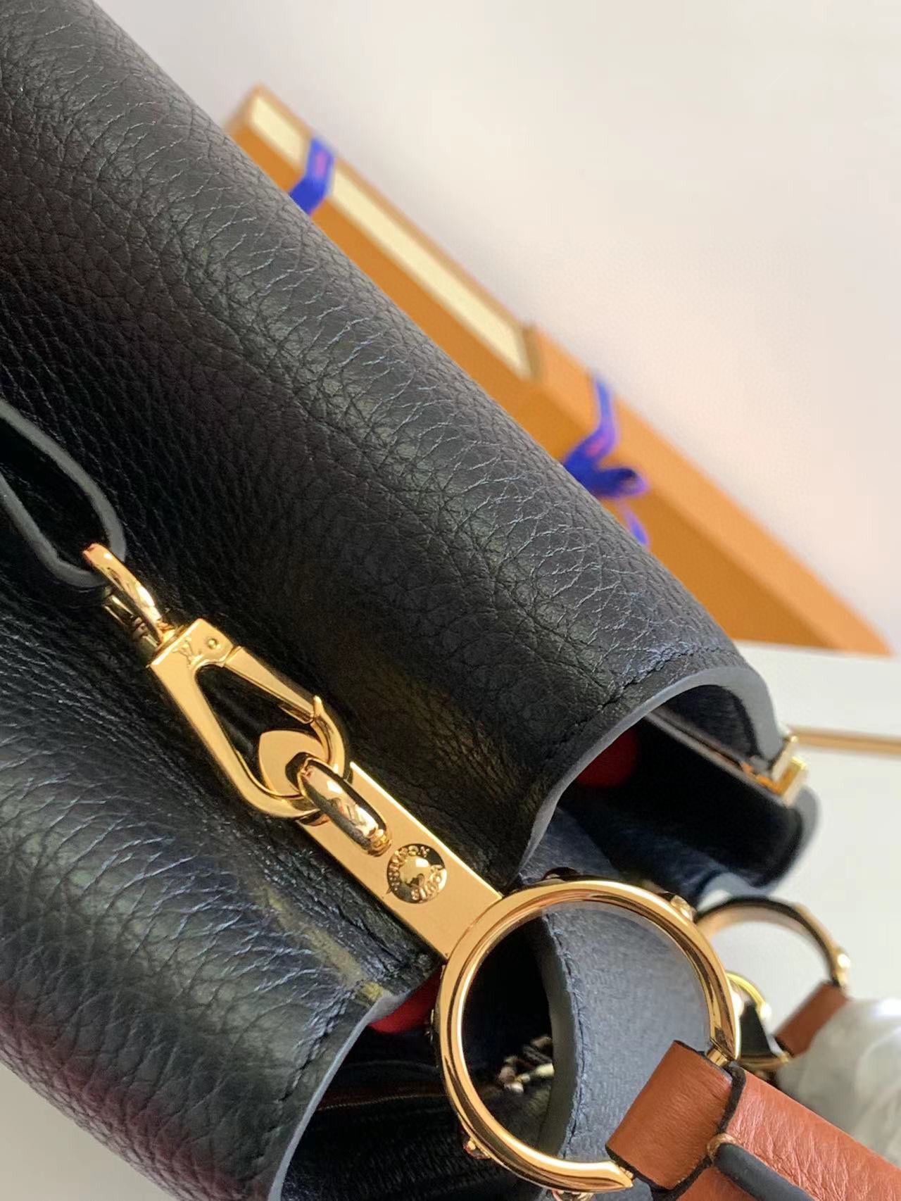 Louis Vuitton CAPUCINES Original Leather PM M59020 Black Louis Vuitton CAPUCINES Original Leather PM M59020 Black