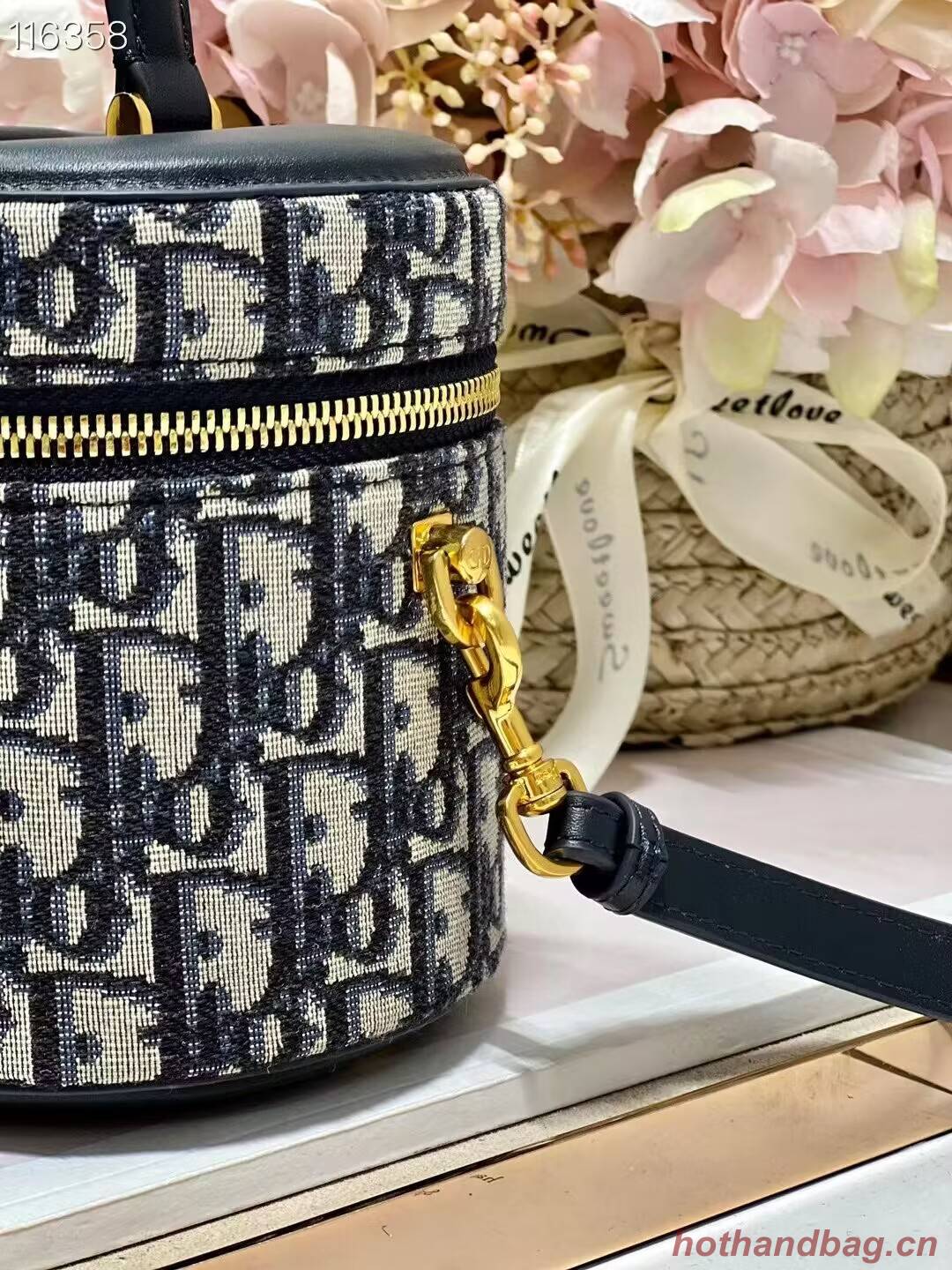 SMALL CD SIGNATURE VANITY CASE Blue Dior Oblique Jacquard S2203UTZQ SMALL CD SIGNATURE VANITY CASE Blue Dior Oblique Jacquard S2203UTZQ