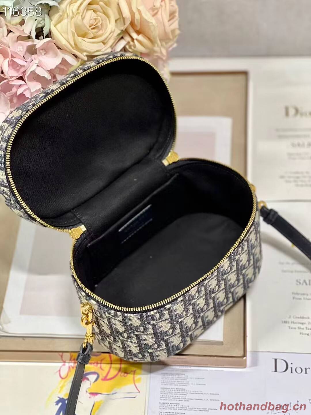 SMALL CD SIGNATURE VANITY CASE Blue Dior Oblique Jacquard S2203UTZQ SMALL CD SIGNATURE VANITY CASE Blue Dior Oblique Jacquard S2203UTZQ