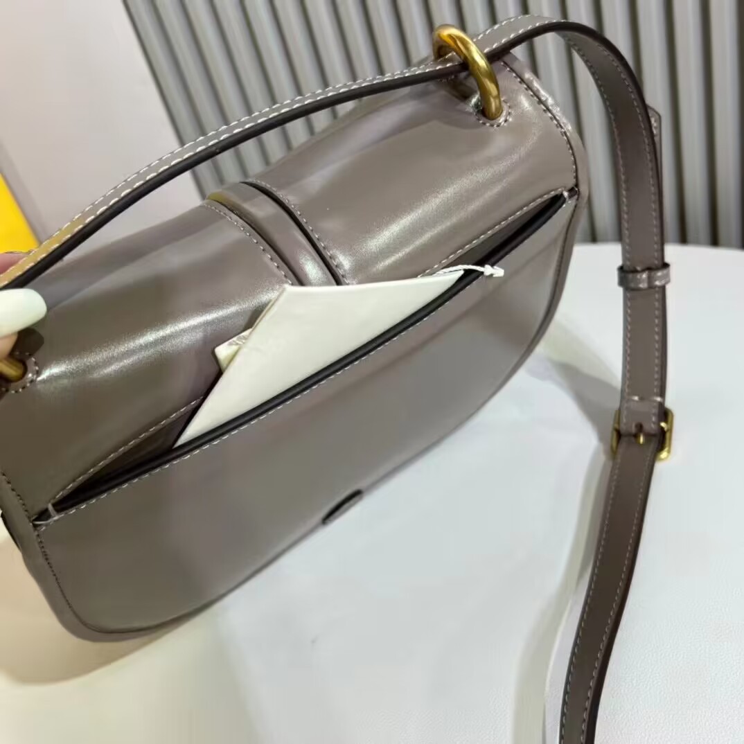 Fendi C mon Medium 8BT366 Dove gray Fendi C mon Medium 8BT366 Dove gray