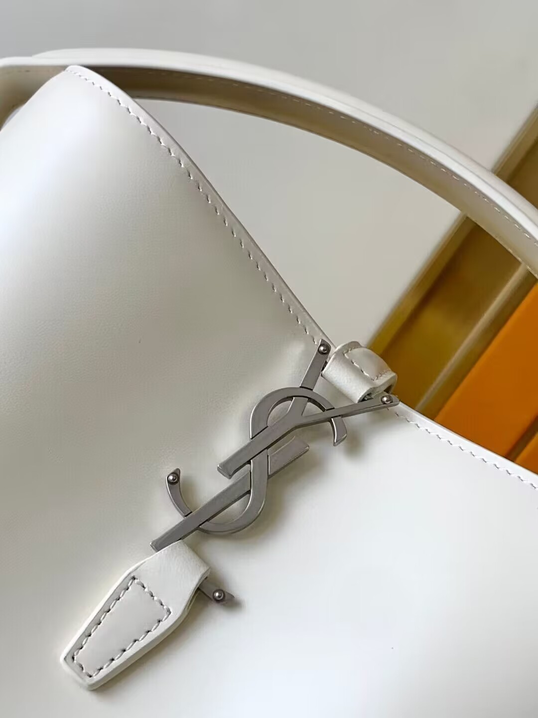 SAINT LAURENT LE 37 SMALL IN SHINY LEATHER 7490362 WHITE SAINT LAURENT LE 37 SMALL IN SHINY LEATHER 7490362 WHITE