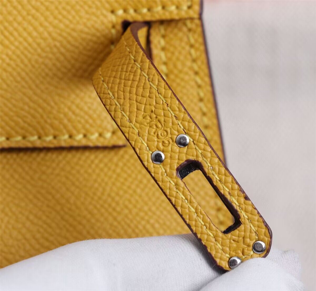 Hermes Kelly 25cm Shoulder Bags Original Epsom Leather KL2755 Yellow&Silver Hermes Kelly 25cm Shoulder Bags Original Epsom Leather KL2755 Yellow&Silver