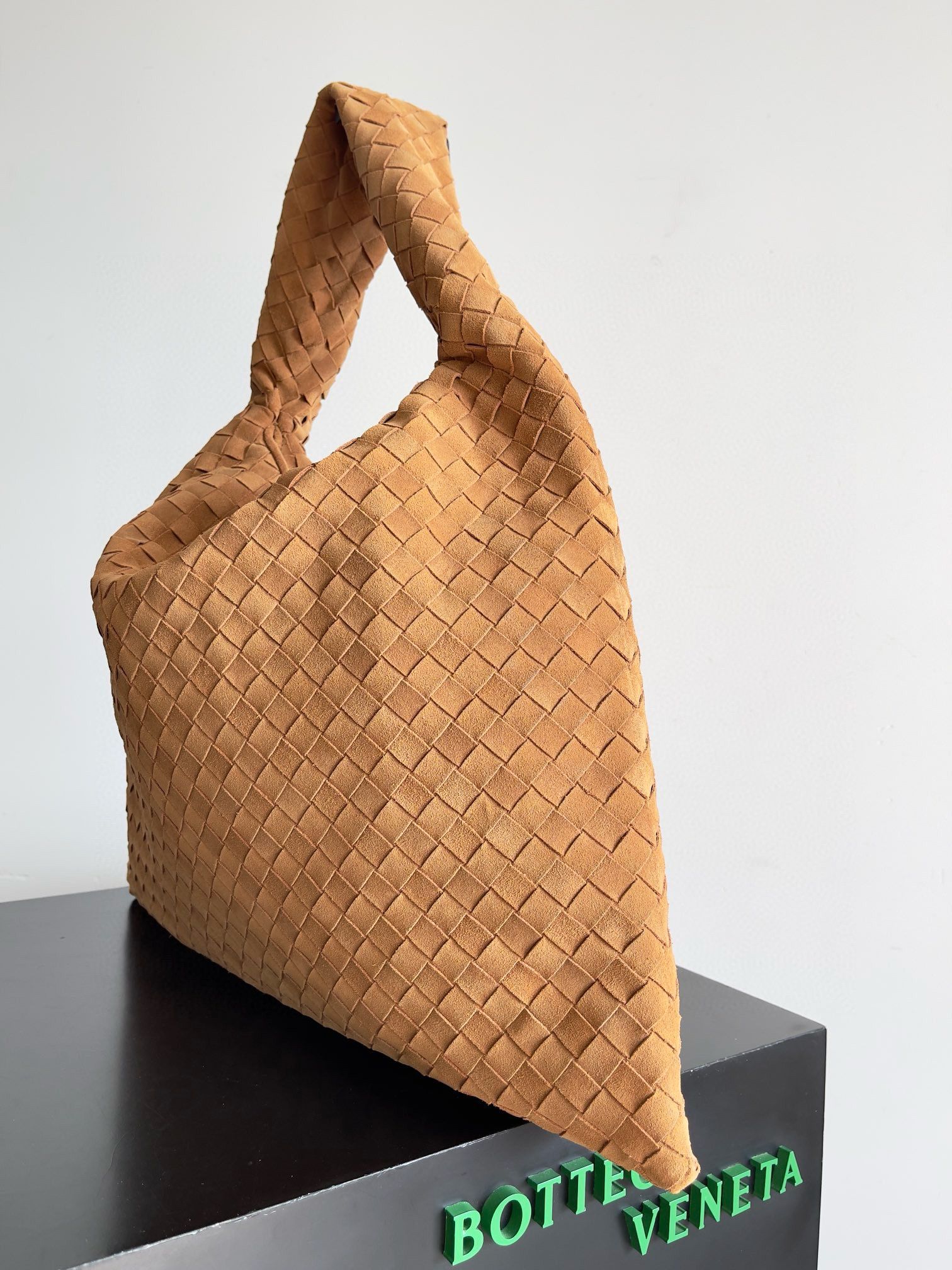 Bottega Veneta Large Hop Bag 763970 Brown Bottega Veneta Large Hop Bag 763970 Brown