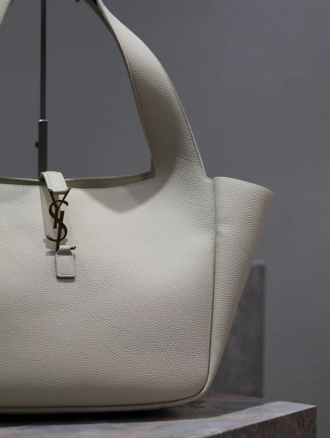 SAINT LAURENT BEA IN GRAINED LEATHER 763435 WHITE SAINT LAURENT BEA IN GRAINED LEATHER 763435 WHITE
