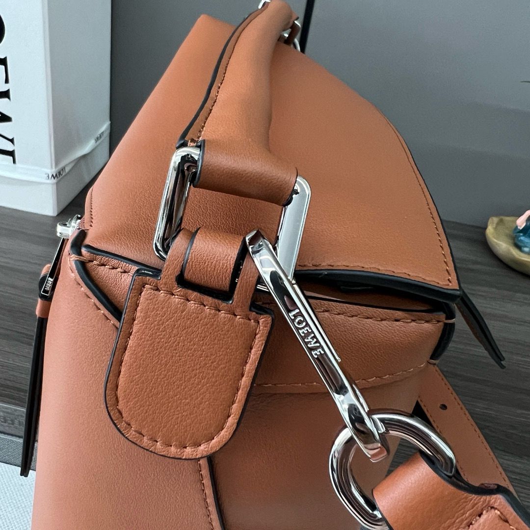 Loewe Medium Puzzle Bag Original Leather 62329 brown Loewe Medium Puzzle Bag Original Leather 62329 brown
