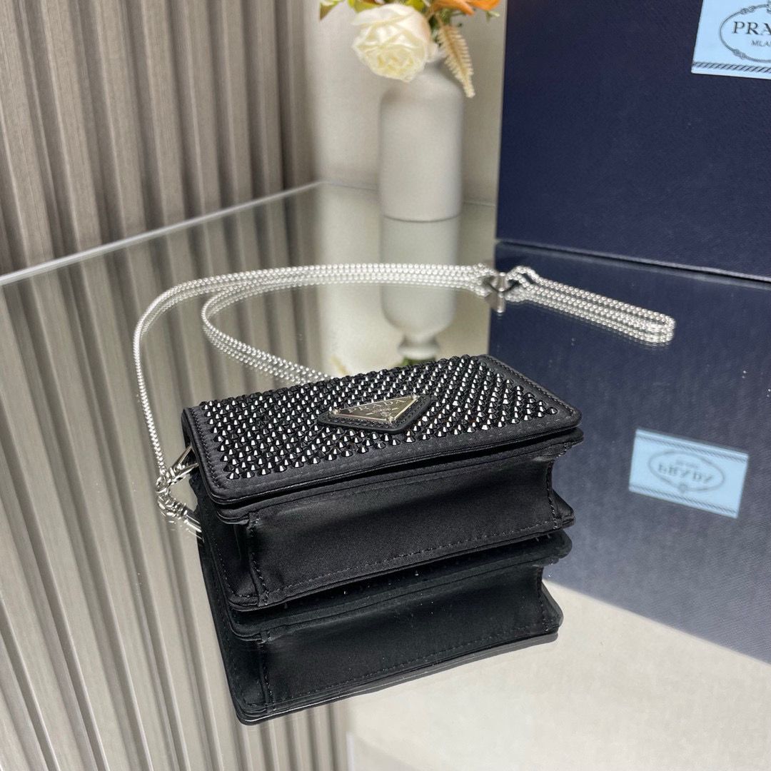 Prada Duchesse card holder with shoulder strap 1MR024 black Prada Duchesse card holder with shoulder strap 1MR024 black