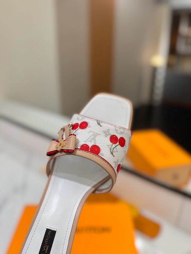 Louis Vuitton Womens slide sandal 69038-3