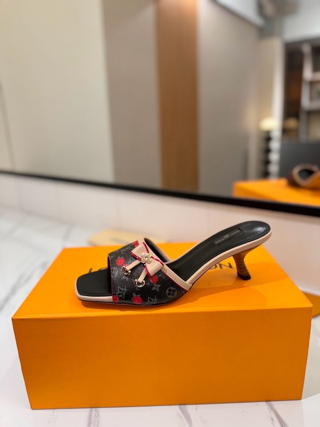 Louis Vuitton Womens slide sandal 69038-4