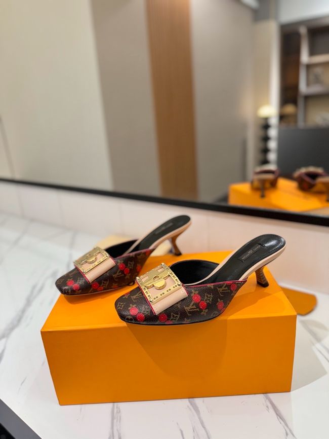 Louis Vuitton Womens slide sandal 69038-8