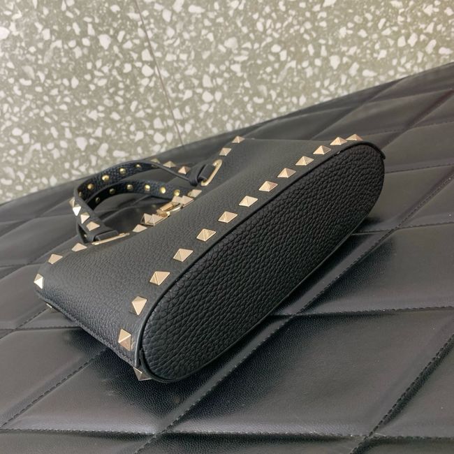 VALENTINO ROCKSTUD mini grained calfskin bag SHI16 black&gold VALENTINO ROCKSTUD mini grained calfskin bag SHI16 black&gold