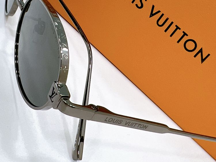Louis Vuitton Sunglasses LVS00015-1 Louis Vuitton Sunglasses LVS00015-1