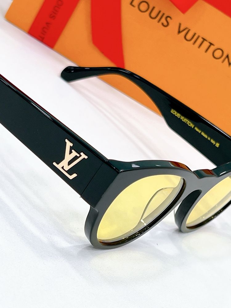 Louis Vuitton Sunglasses LVS00018-3
