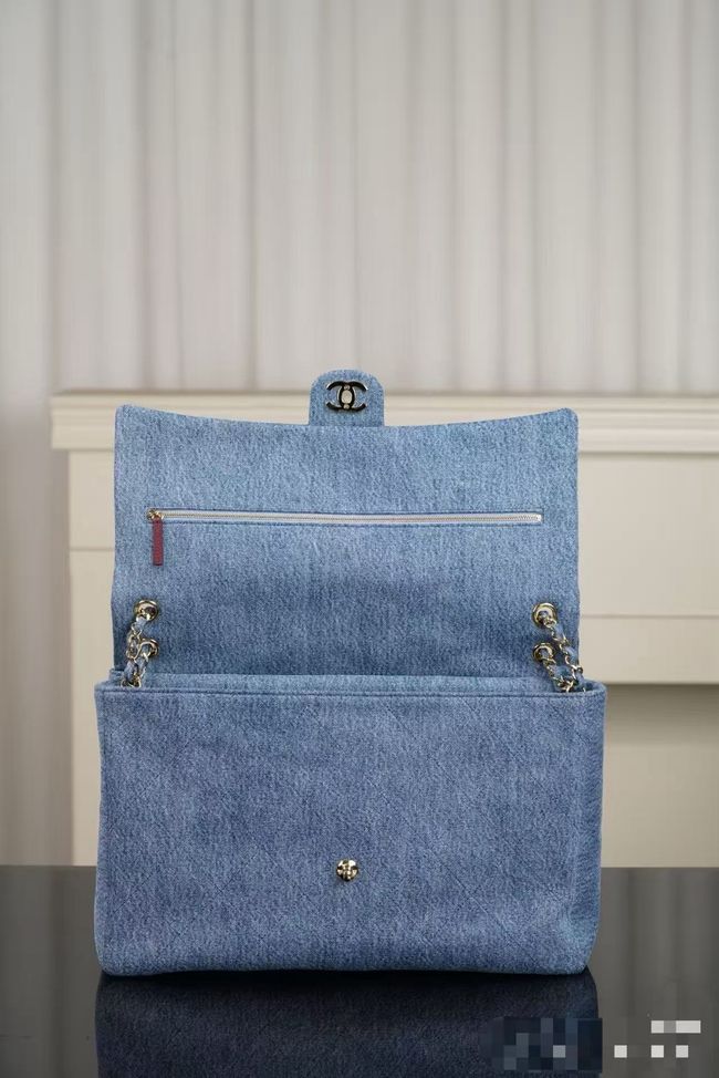 Chanel Maxi Flapbag Denim AS5640 Blue Chanel Maxi Flapbag Denim AS5640 Blue