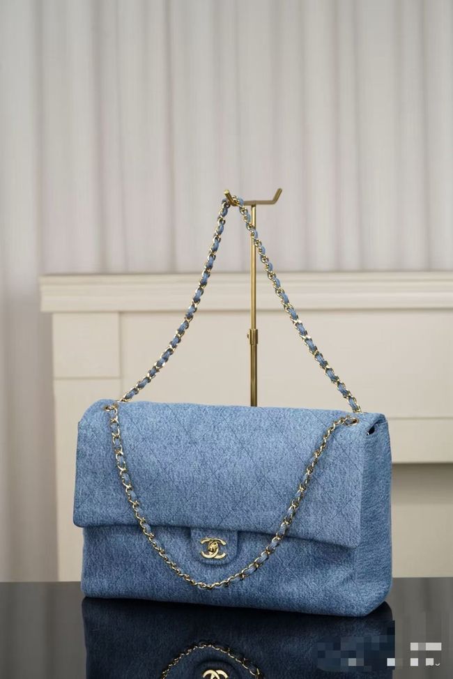 Chanel Maxi Flapbag Denim AS5640 Blue Chanel Maxi Flapbag Denim AS5640 Blue