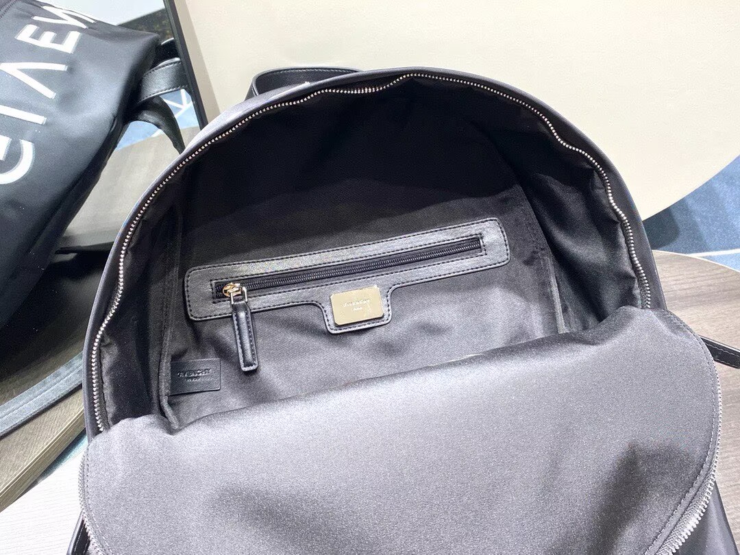 Givenchy Backpack G53012 Black&White Logo Givenchy Backpack G53012 Black&White Logo