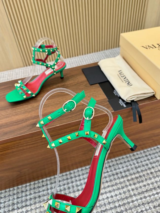 Valentino ROCKSTUD lambskin 65075-6