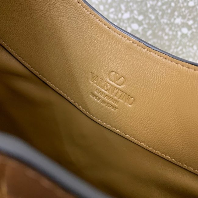 VALENTINO VLOGO calfskin Shoulder Bag 0073 brown VALENTINO VLOGO calfskin Shoulder Bag 0073 brown