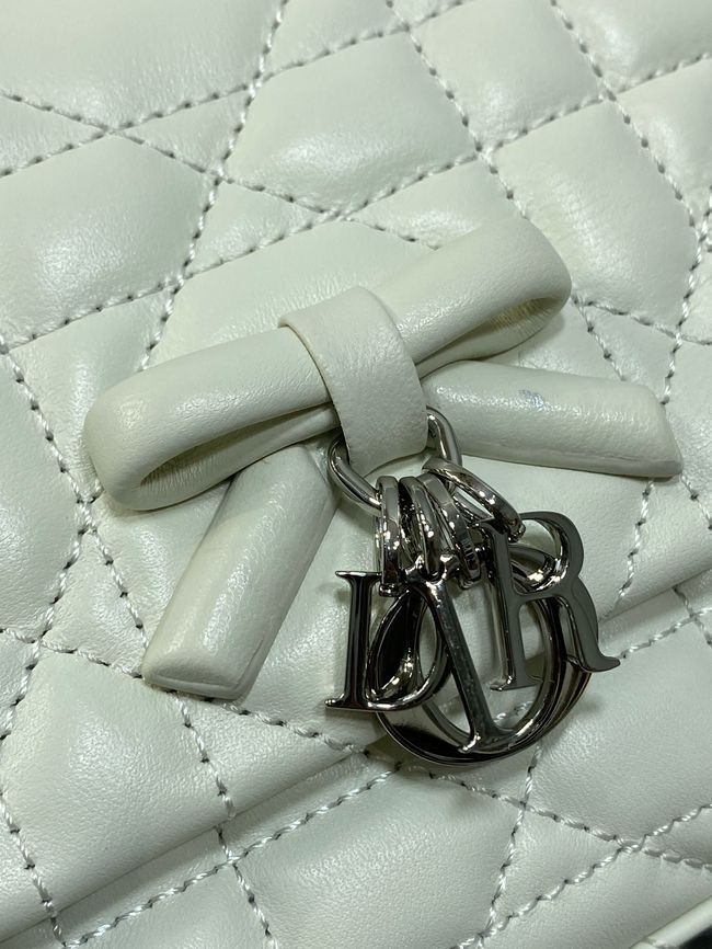 My Dior Mini Bag Cannage patent leather S0985PU white&silver chain My Dior Mini Bag Cannage patent leather S0985PU white&silver chain