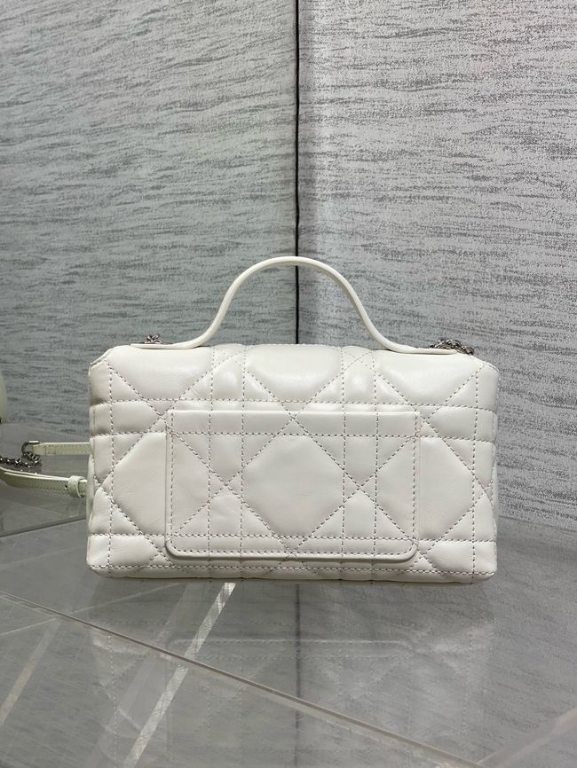My Dior Mini Bag Cannage patent leather S0985PU white&silver chain My Dior Mini Bag Cannage patent leather S0985PU white&silver chain