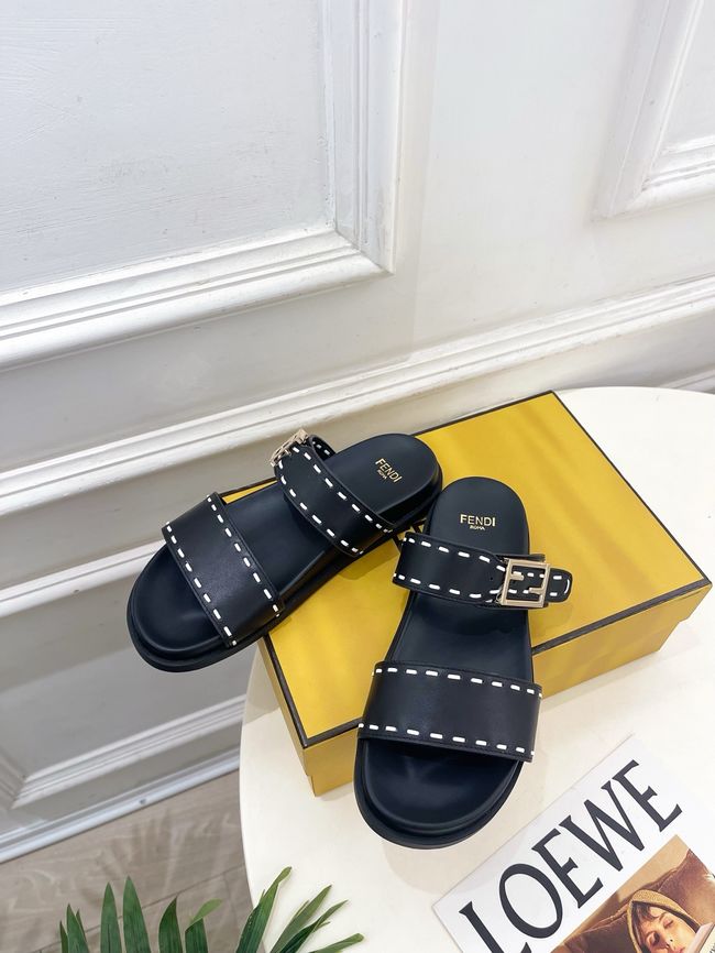 Fendi Womens slide sandal 65093-1