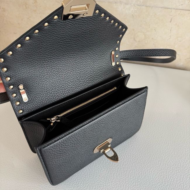 VALENTINO ROCKSTUD Small grained calfskin Shoulder Bag B0T76 black VALENTINO ROCKSTUD Small grained calfskin Shoulder Bag B0T76 black