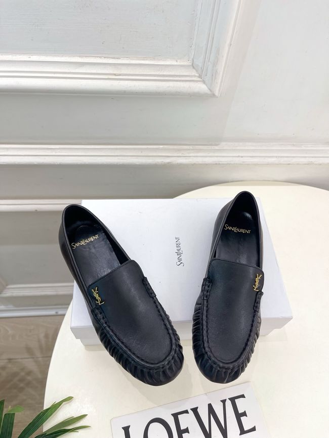 Yves saint Laurent LE LOAFER supple in shiny leather 818908-1