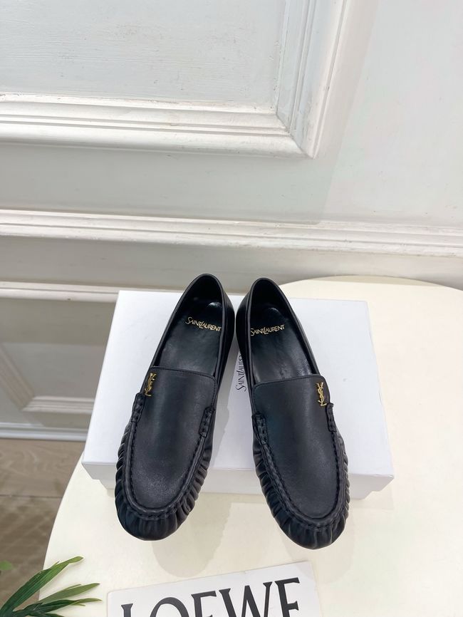 Yves saint Laurent LE LOAFER supple in shiny leather 818908-1