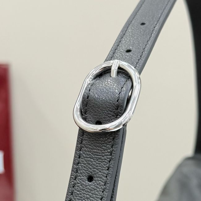 Gucci Jackie Flap large crossbody bag A005ZI black grainy leather Gucci Jackie Flap large crossbody bag A005ZI black grainy leather