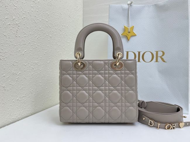 Small Lady Dior Bag with Strap Cannage patent leather M0531OU gray