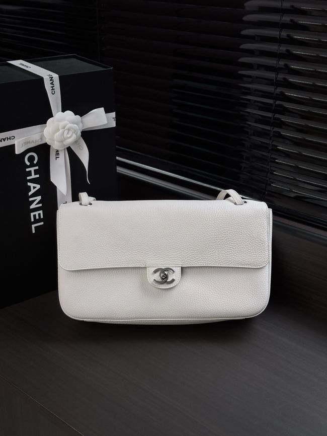 Chanel Maxi Flap bag AS6231 white&Silver-Tone Metal