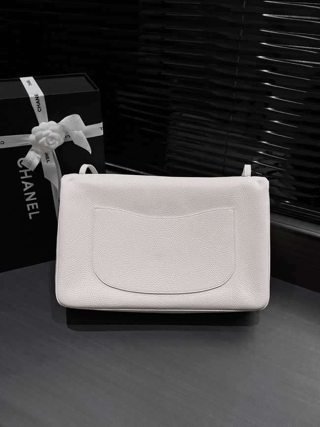 Chanel Maxi Flap bag AS6233 white&gold-Tone Metal Chanel Maxi Flap bag AS6233 white&gold-Tone Metal