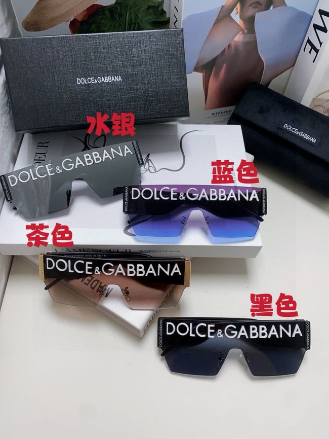 Dolce & Gabbana Sunglasses 821452-3