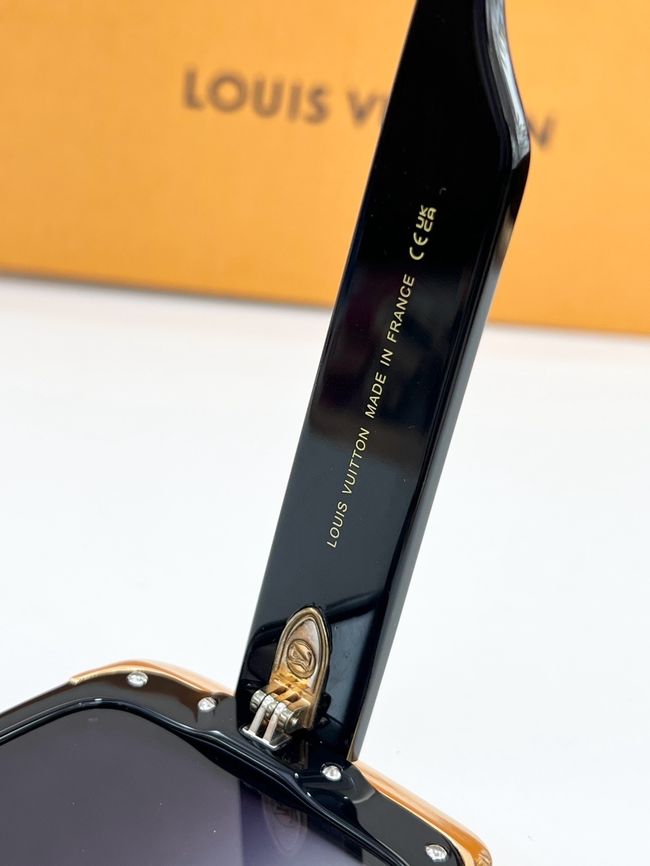 Louis Vuitton Sunglasses 821480-6 Louis Vuitton Sunglasses 821480-6