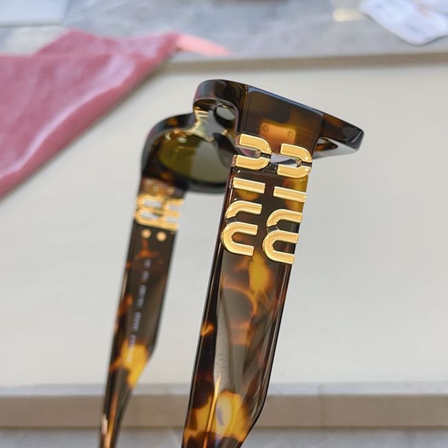 MiuMiu Sunglasses 821486-2 MiuMiu Sunglasses 821486-2