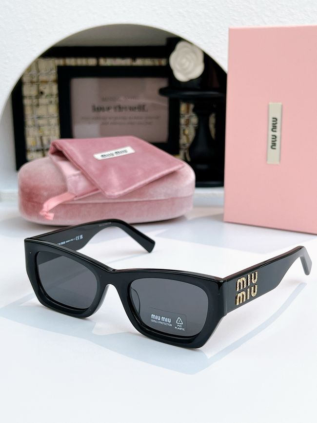 MiuMiu Sunglasses 821489-2