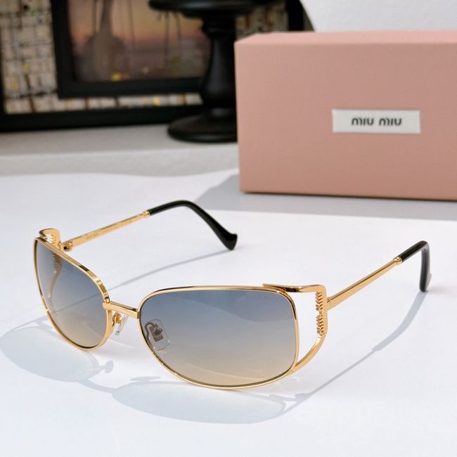 MiuMiu Sunglasses 821490-6