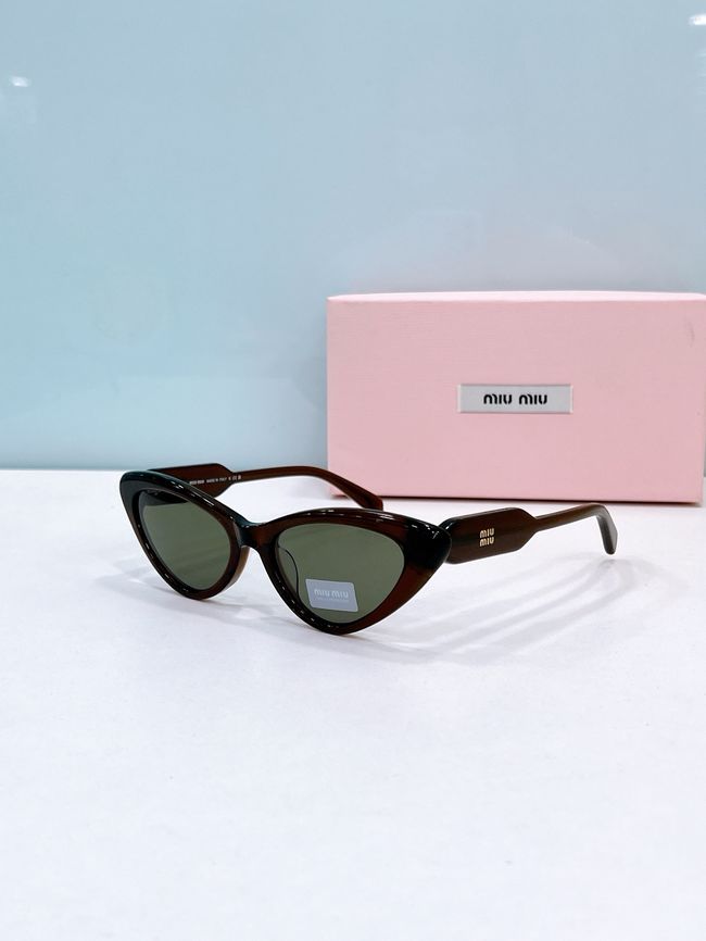MiuMiu Sunglasses 821493-7