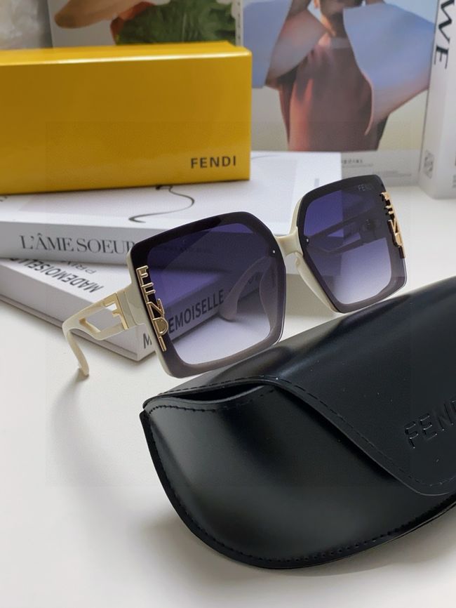 Fendi Sunglasses 821538-1 Fendi Sunglasses 821538-1