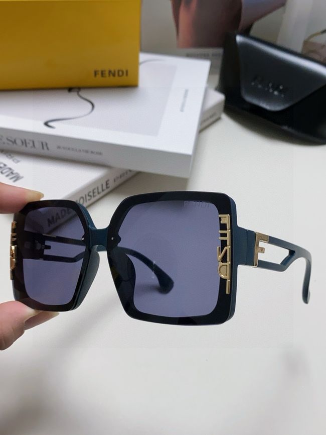 Fendi Sunglasses 821538-2 Fendi Sunglasses 821538-2