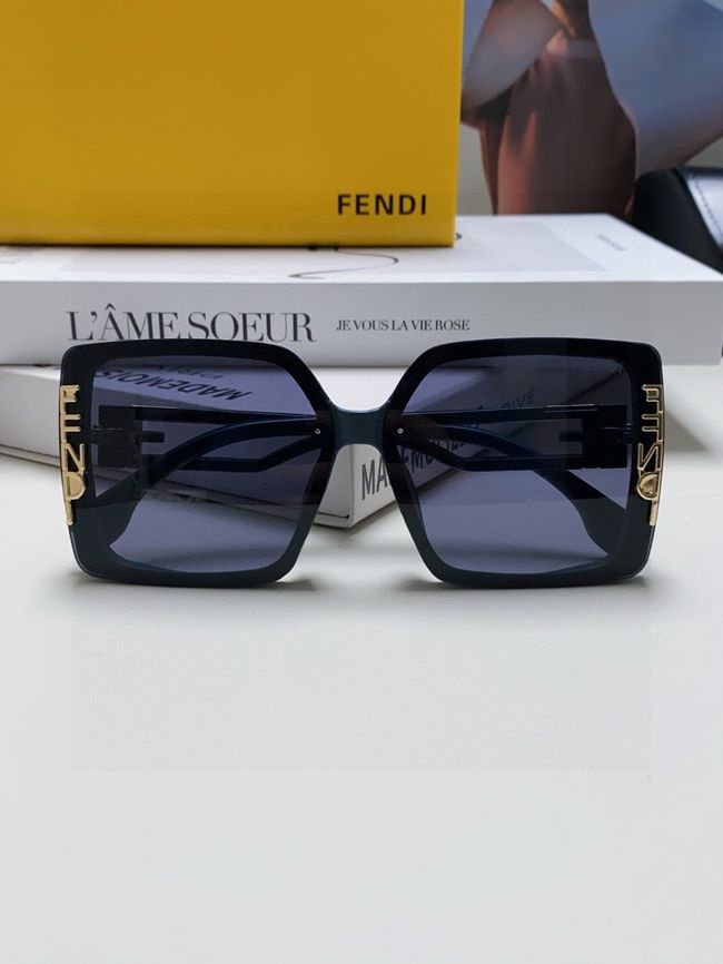 Fendi Sunglasses 821538-2 Fendi Sunglasses 821538-2