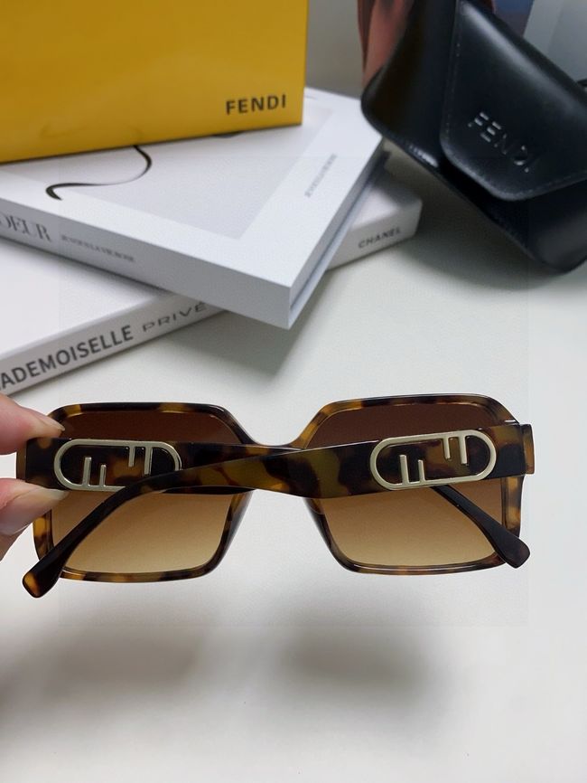 Fendi Sunglasses 821538-3