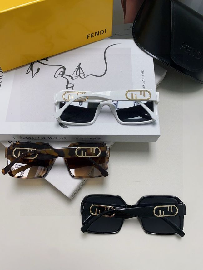Fendi Sunglasses 821538-3