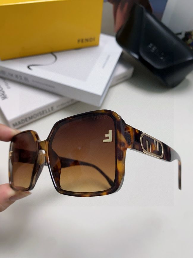 Fendi Sunglasses 821538-3