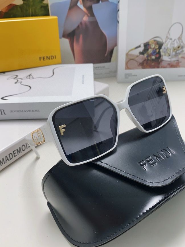 Fendi Sunglasses 821538-4
