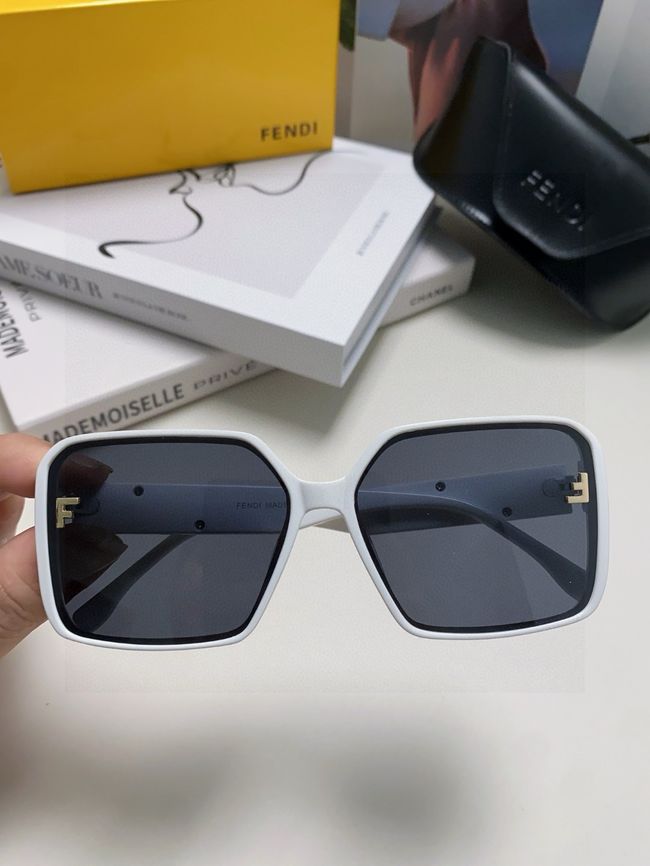Fendi Sunglasses 821538-4