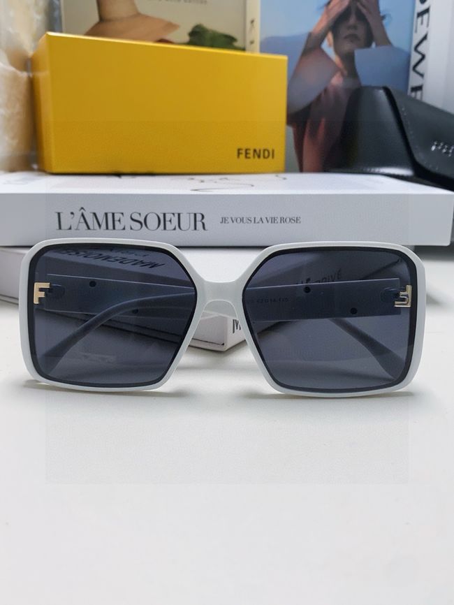 Fendi Sunglasses 821538-4