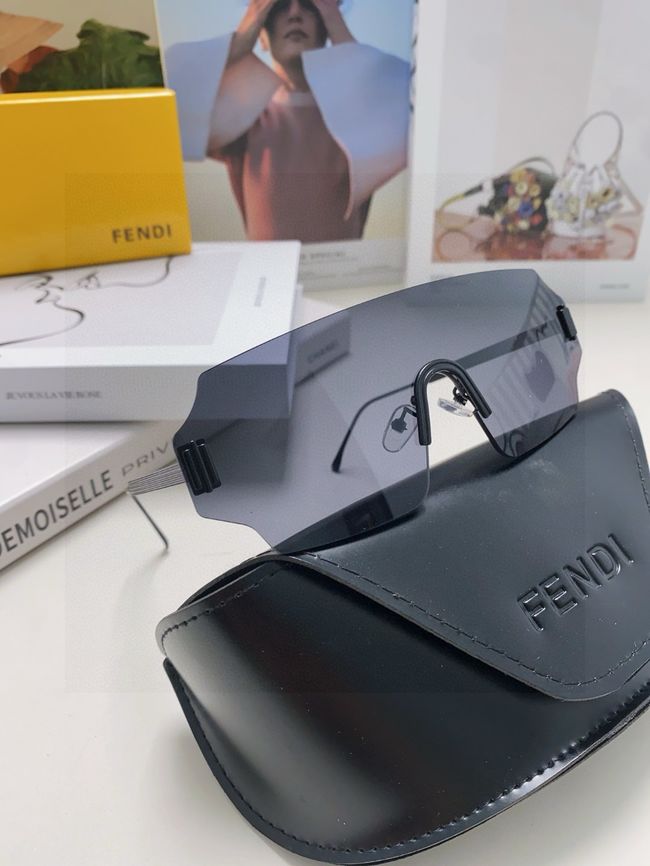 Fendi Sunglasses 821539-1 Fendi Sunglasses 821539-1
