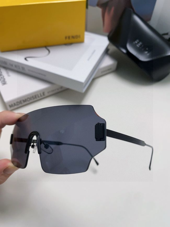 Fendi Sunglasses 821539-1 Fendi Sunglasses 821539-1