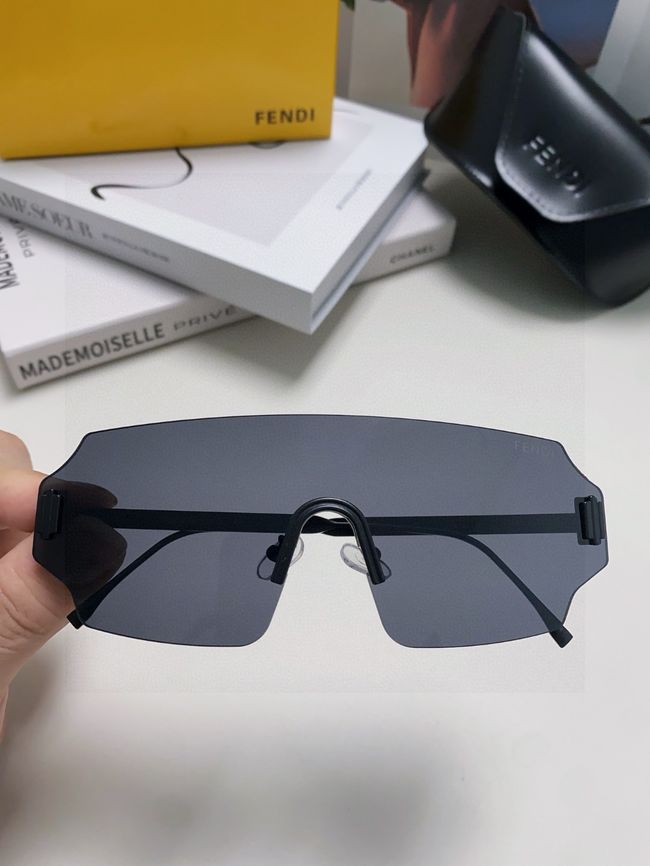 Fendi Sunglasses 821539-1 Fendi Sunglasses 821539-1